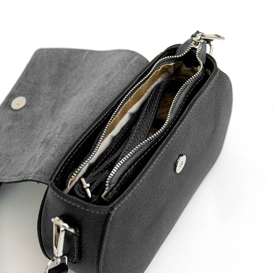 Laura Di Maggio HEDY – Postina Con Patta In Pelle Nera