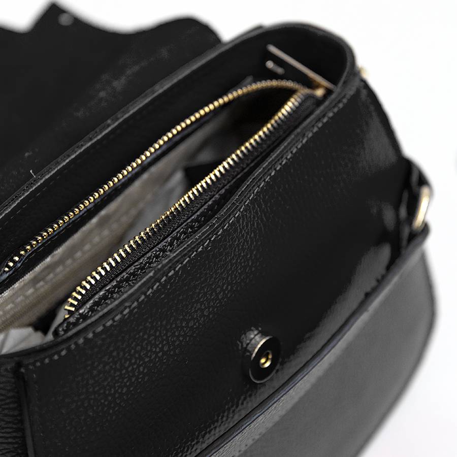 Laura Di Maggio SALLY – Postina Con Patta In Pelle Nera