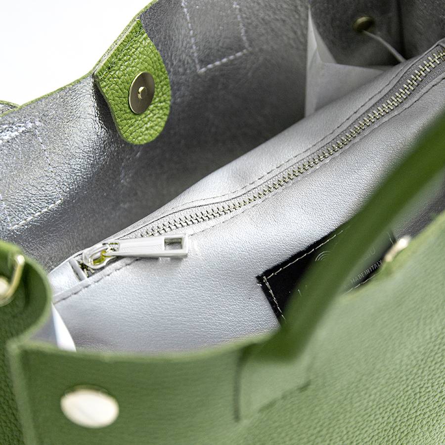 Laura Di Maggio SAM – Shopping Con Borchie In Pelle Verde Aloe