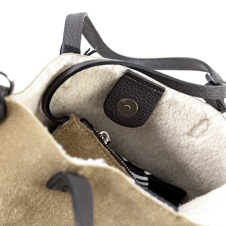 Laura Di Maggio TRUDI – Borsa In Camoscio Ed Eco Montone Taupe