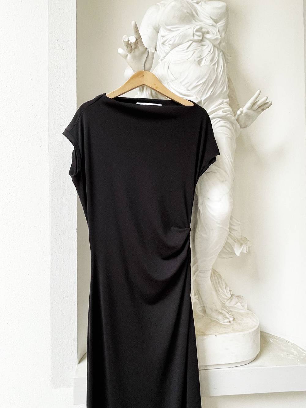 Laviniaturra Abito asimmetrico