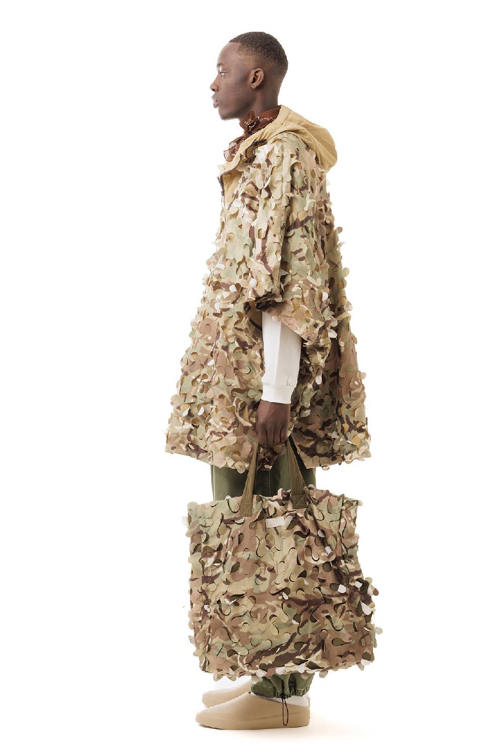 Lc23 Laserated Nylon Camo Beige Cape Coat