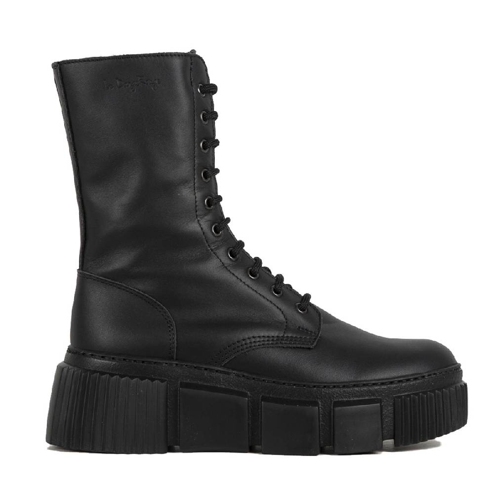 Le Dangerouge Twiggy Black Laces