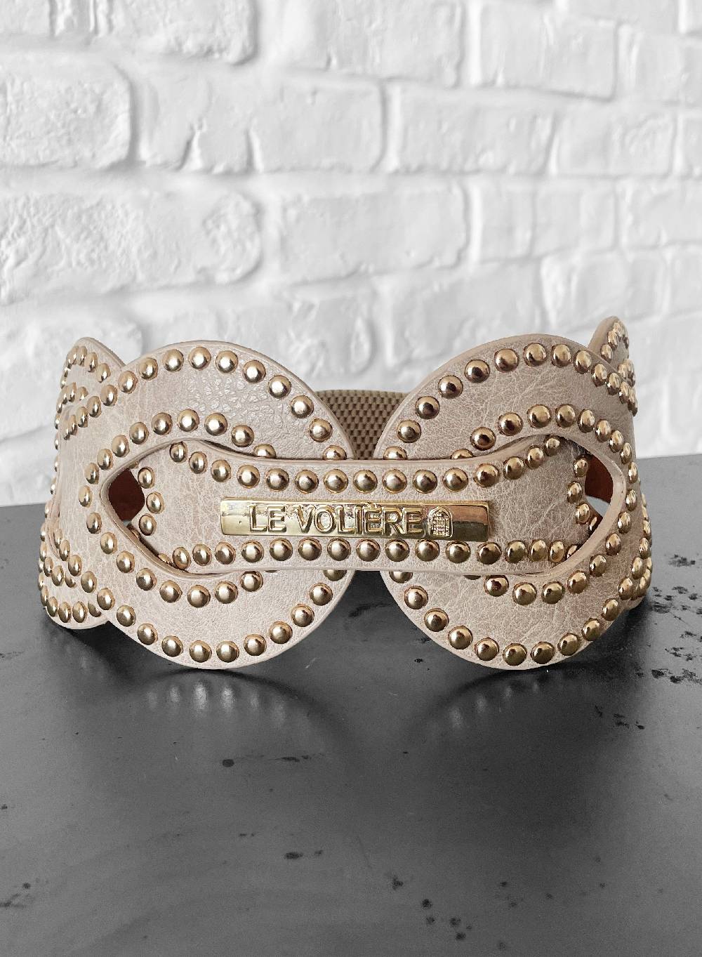 Le Volière Cintura in ecopelle con borchie oro