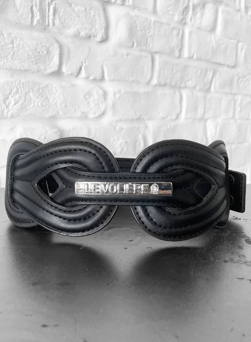 Le Volière Cintura nera con targhetta argento