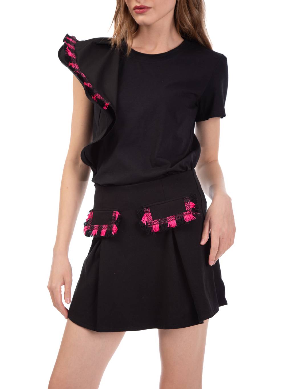 Le Volière T-shirt nera con volant e frange