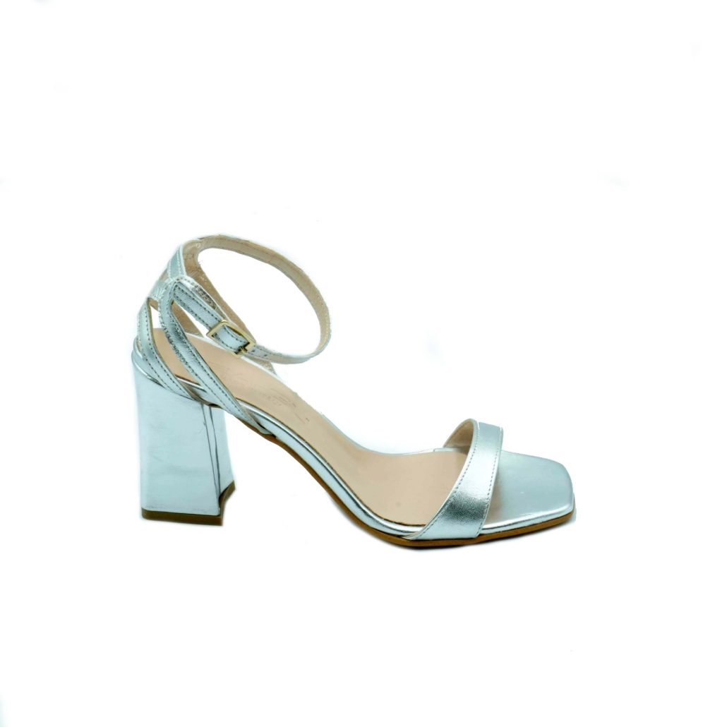 Lea Gu sandalo in nappa, fascia frontale, intreccio posteriore, chiusura alla caviglia, tacco ricoperto