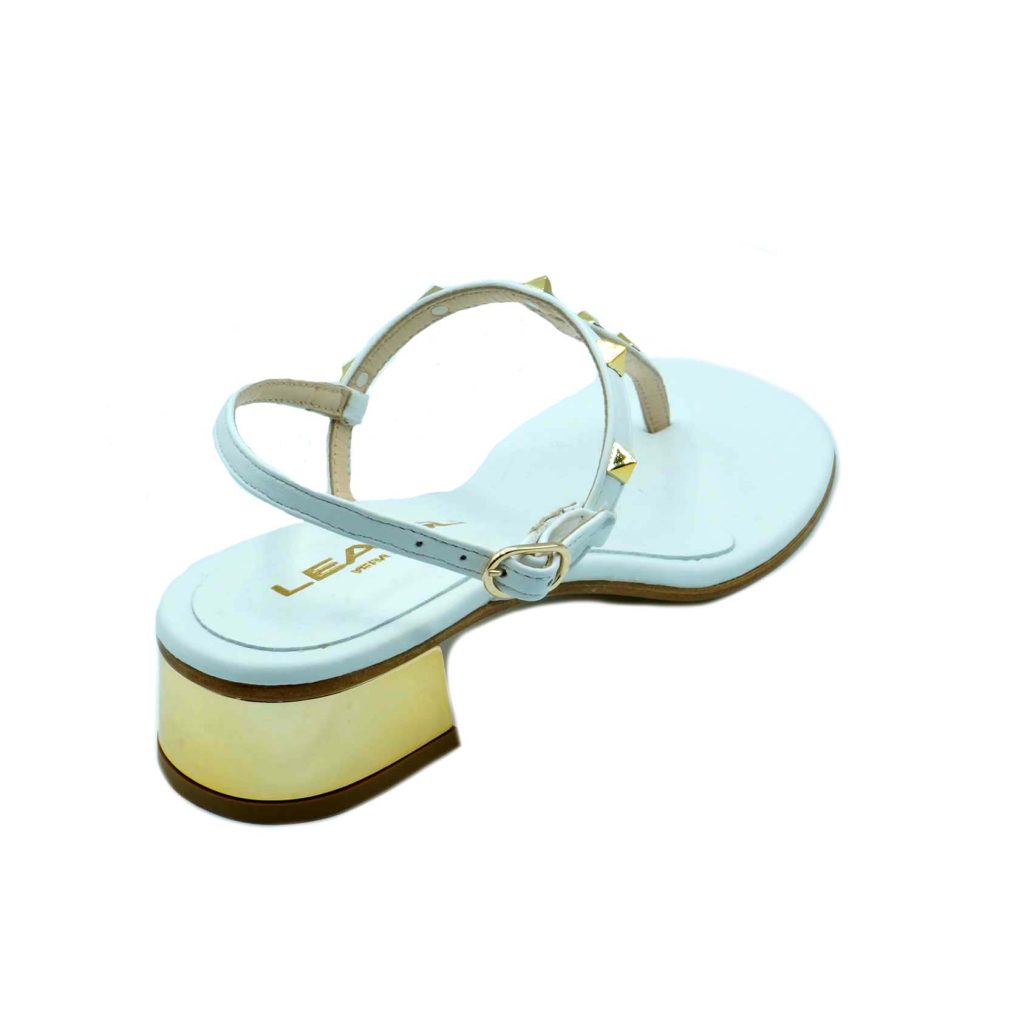 Lea Gu Sandalo Infradito In Nappa, Borchie Frontali, Allacciatura Posteriore, Tacco Color Oro 30mm