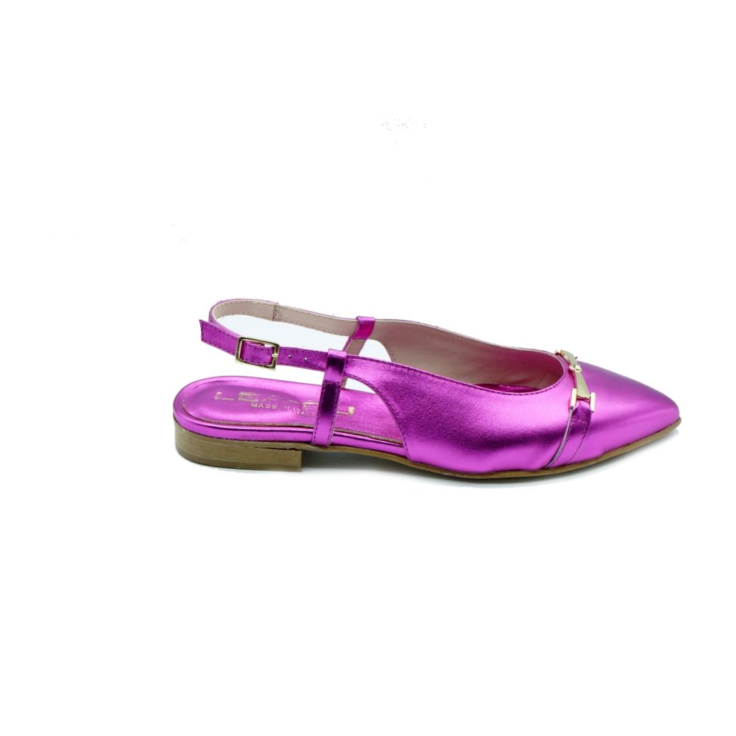 Lea Gu slingback in nappa laminata, accessorio frontale, tacco 10mm