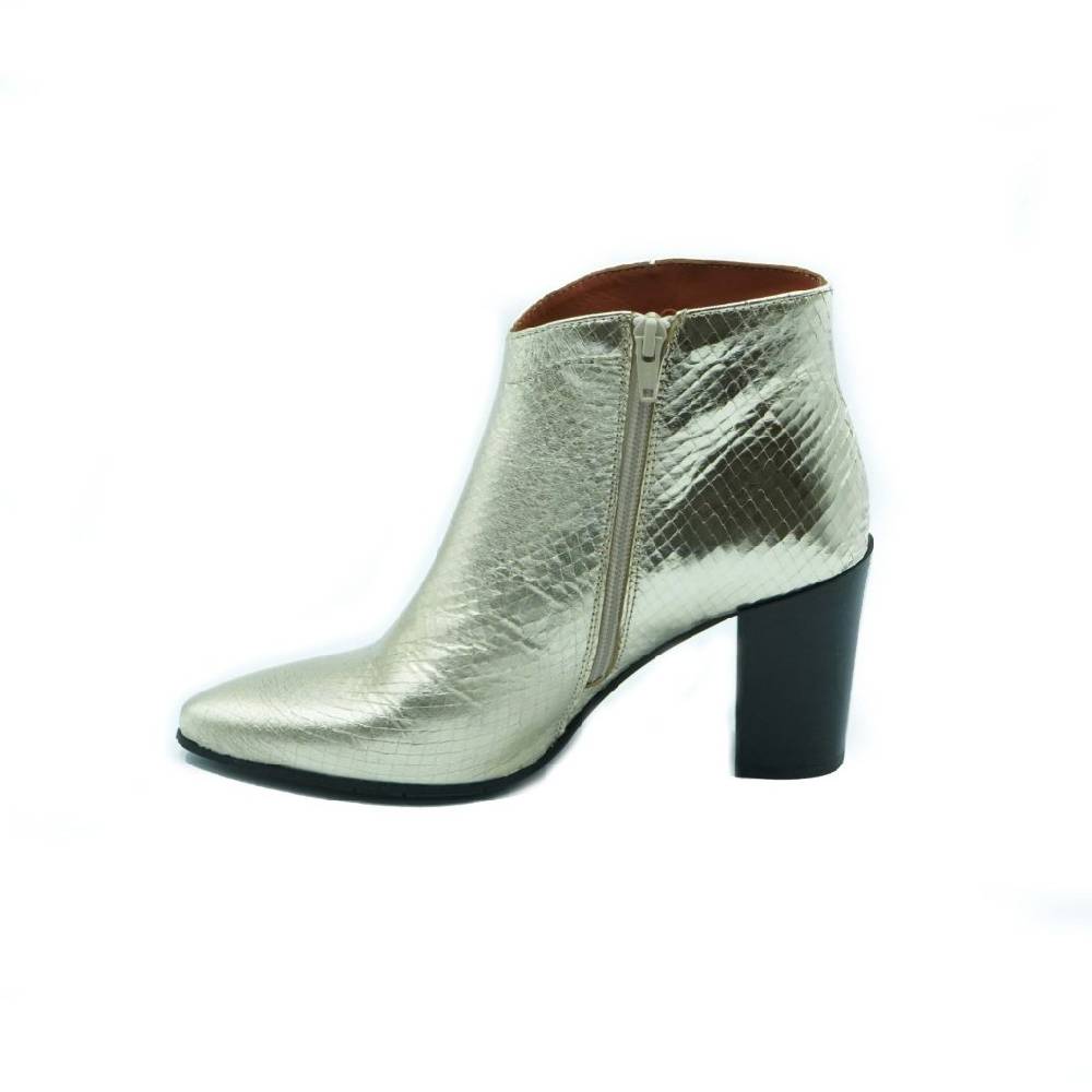 Lea Gu Tronchetto In Nappa Laminata, Zip Interna, Tacco In Contrasto 80mm