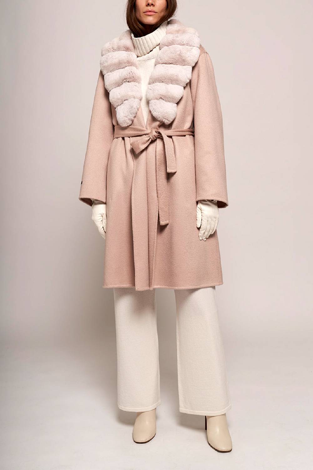 Manzoni 24 Cappotto in cashmere con collo chinchilla