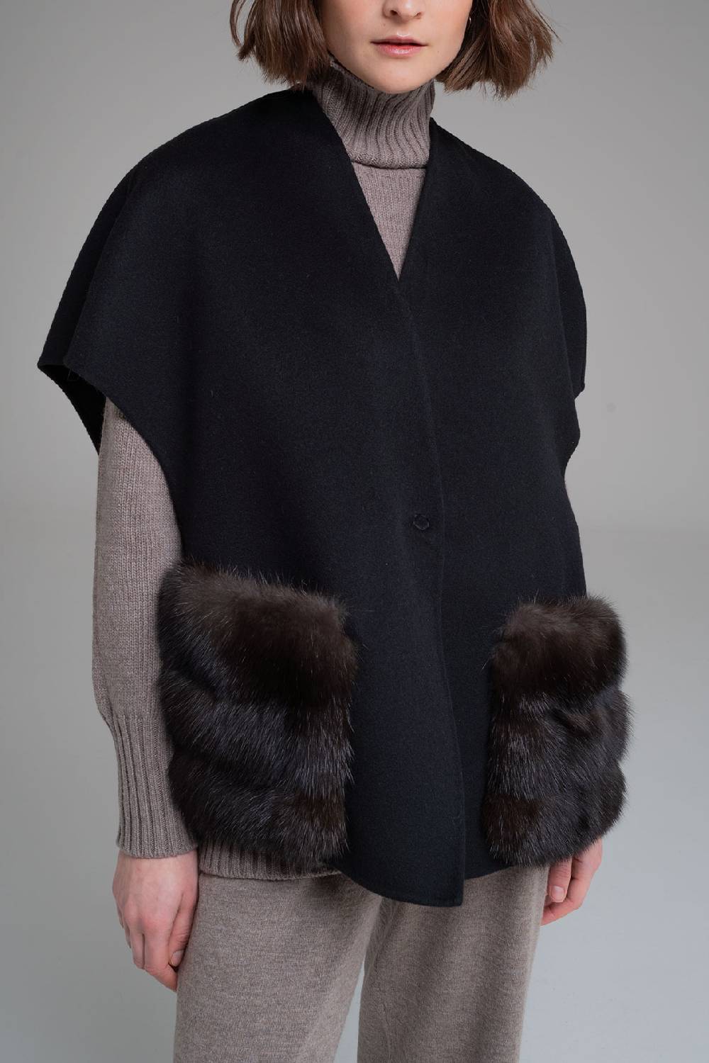 Manzoni 24 Gilet in tessuto cashmere Loro Piana con tasche in zibellino