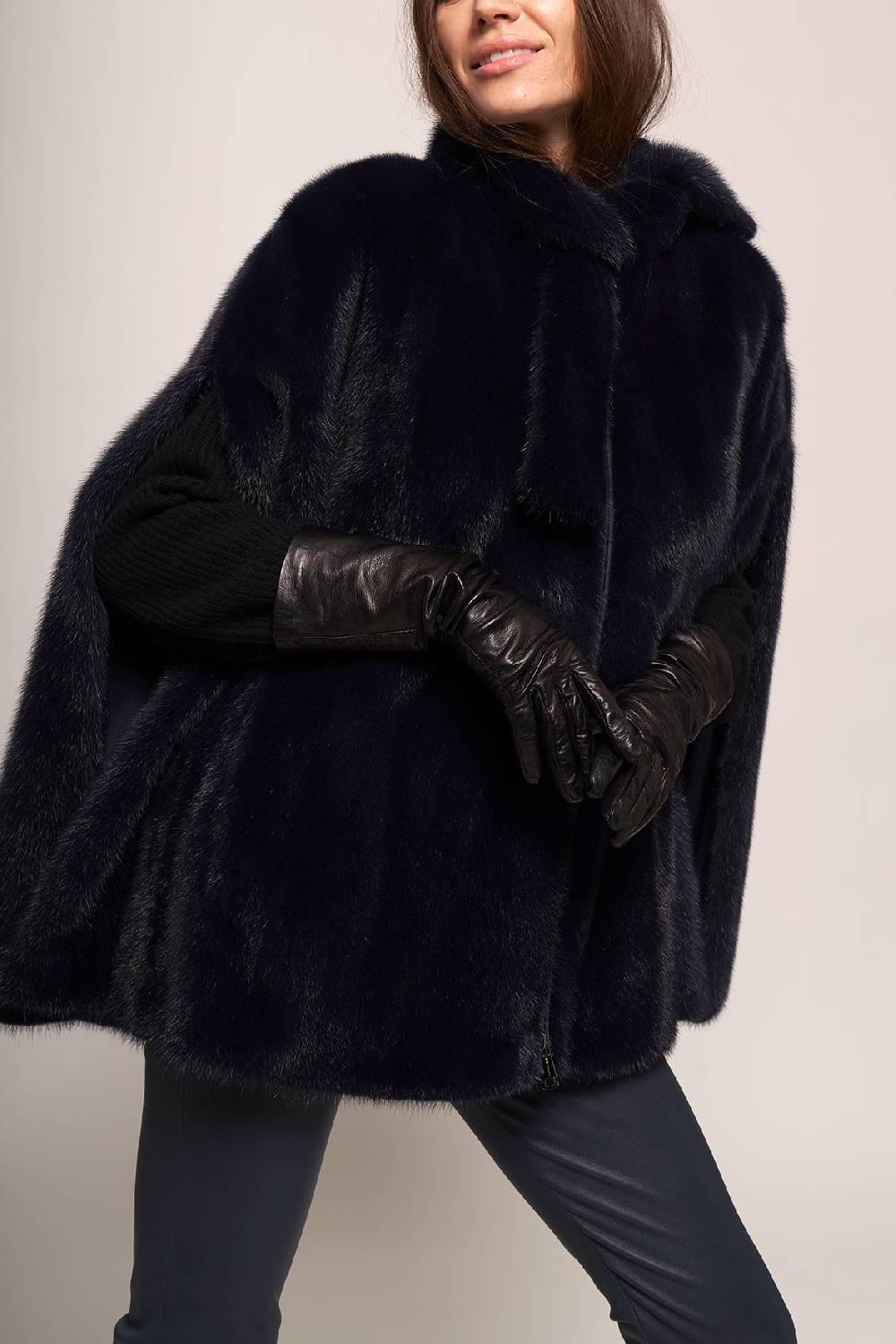 Manzoni 24 Cappa visone foderata seta con sciarpa