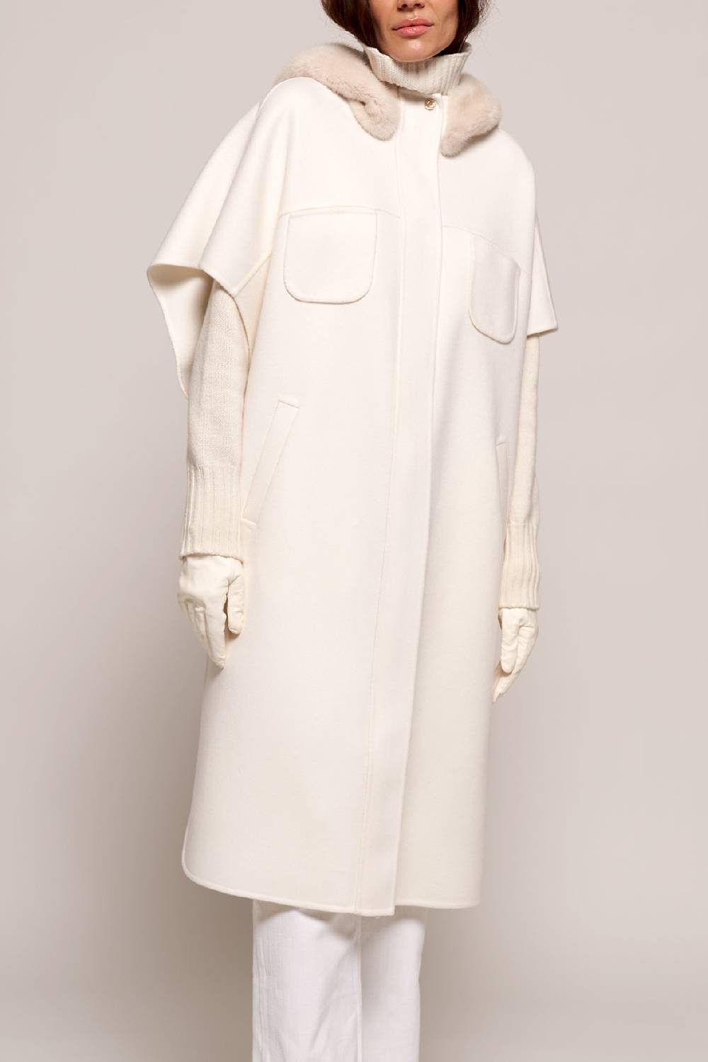 Manzoni 24 Mantella in lana con cappuccio visone