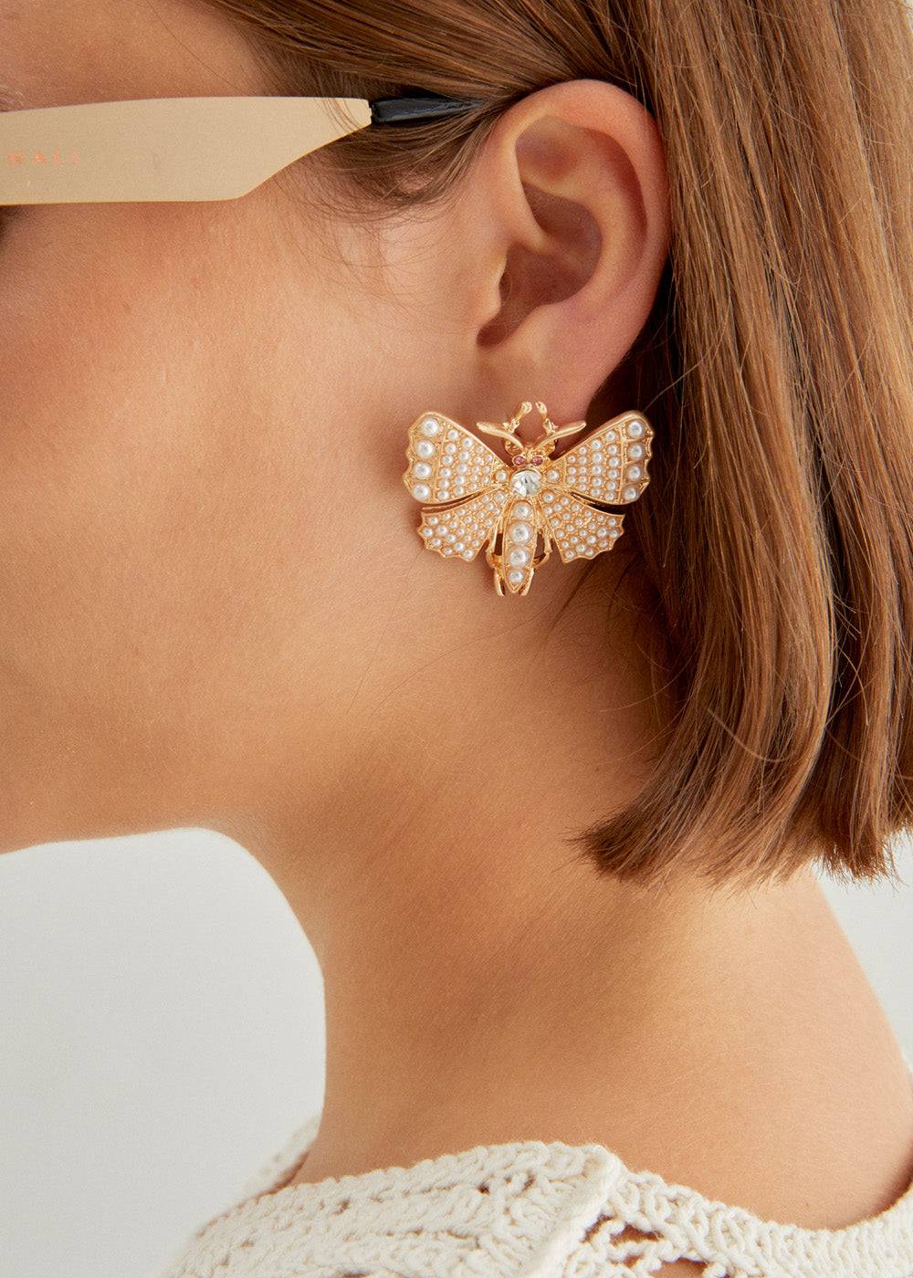 Nalí BUTTERFLY GOLD EARRINGS W/ PEARLS