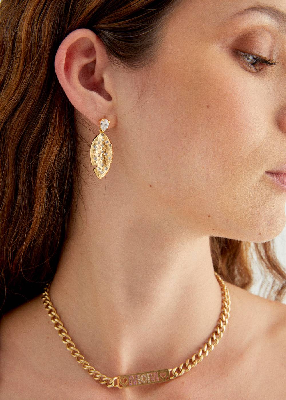 Nalí EARRINGS W/ PENDANT LEAF AND ZIRCONS