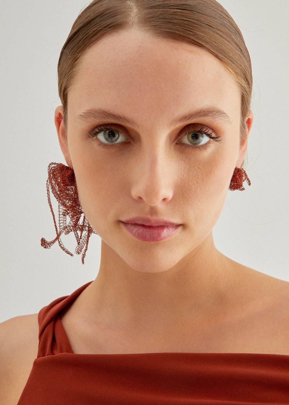 Nalí FLOWER EARRINGS IN COPPER WIRE + COLORS