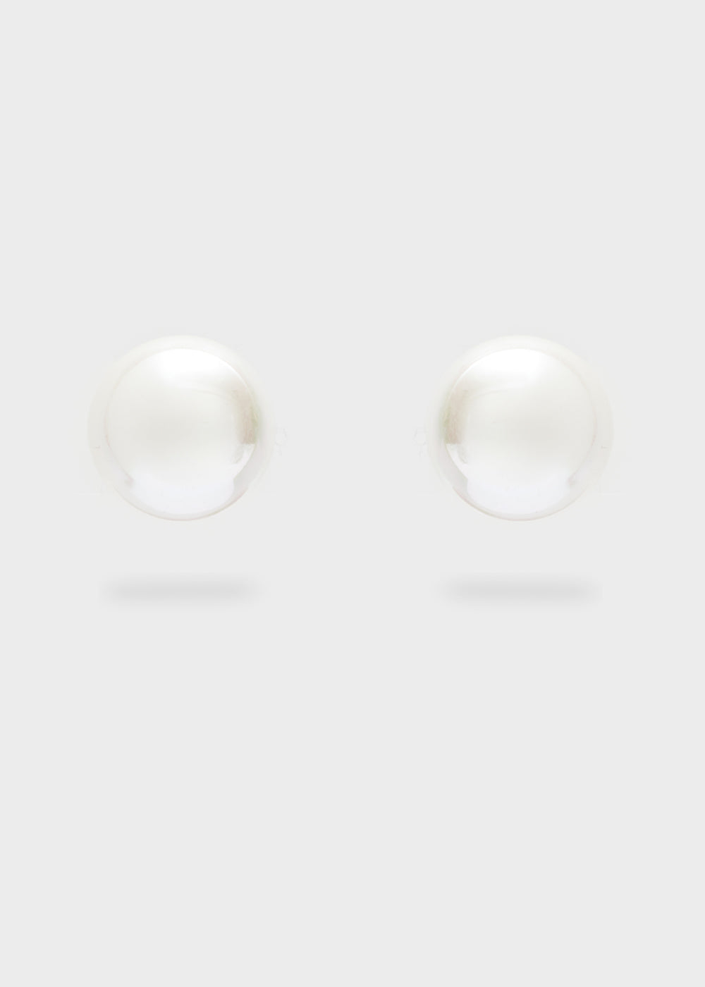 Nalí LOBE EARRINGS WHITE SPHERE