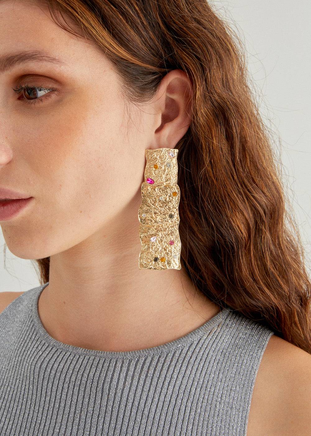 Nalí LONG GOLD EARRINGS W/ MULTICOLOR STONES