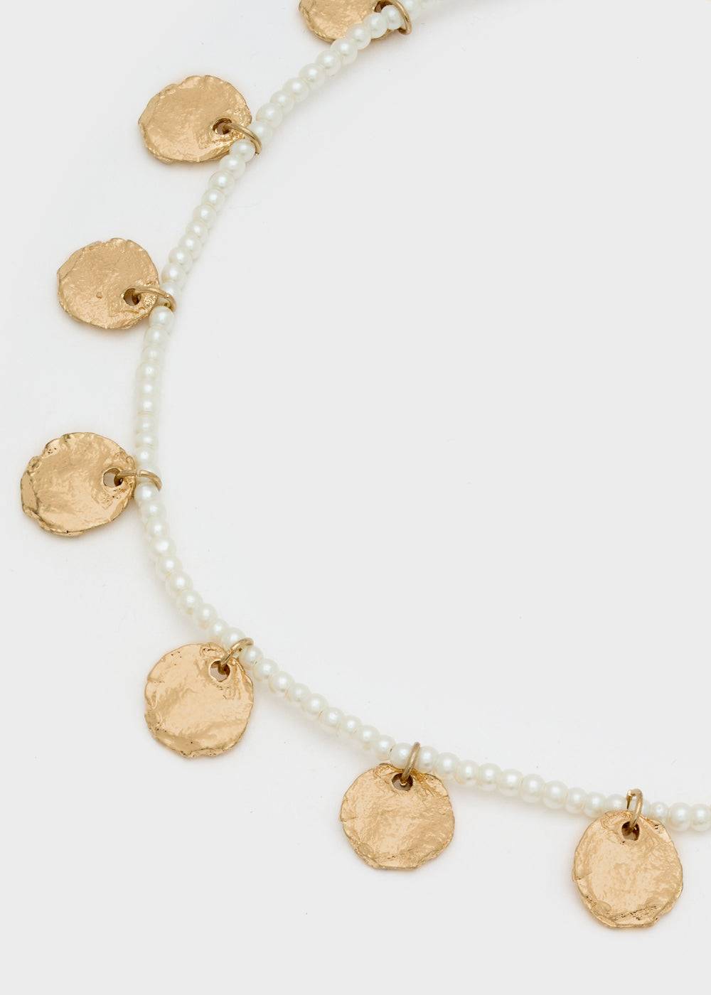 Nalí NECKLACE W/ GOLD PENDANT + WHITE BEADS