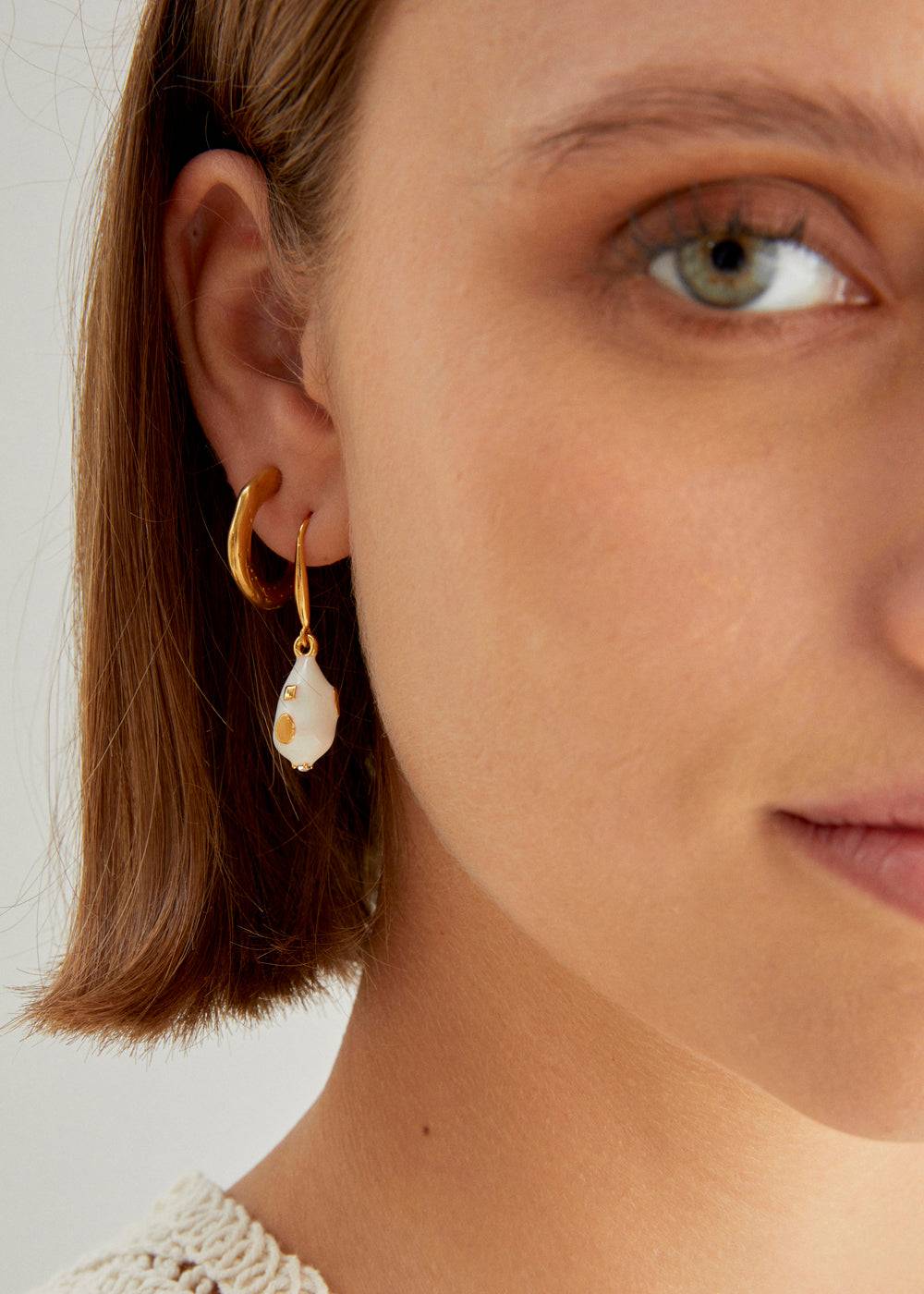 Nalí NIDIA EARRINGS W/ ENAMEL PENDANT+ COLORS