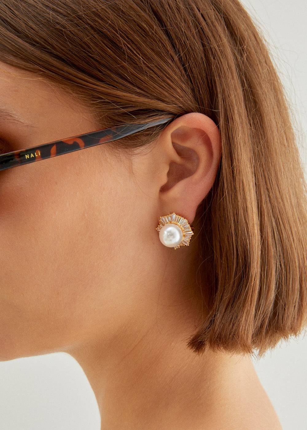 Nalí PATRIZIA CLIP+PIN EARRINGS W/ PEARL + COLORS