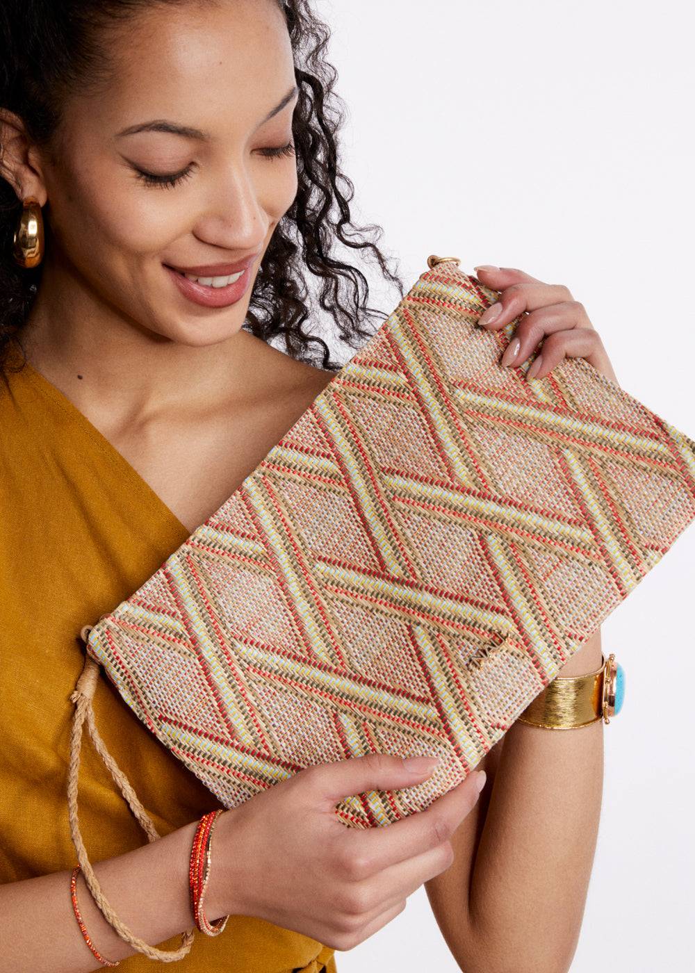 Nalí RITA POUCH IN STRAW + COLORS