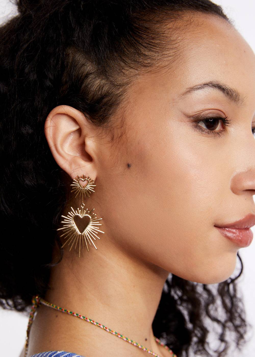 Nalí S.STEEL GOLD HEART EARRINGS WITH RAYS