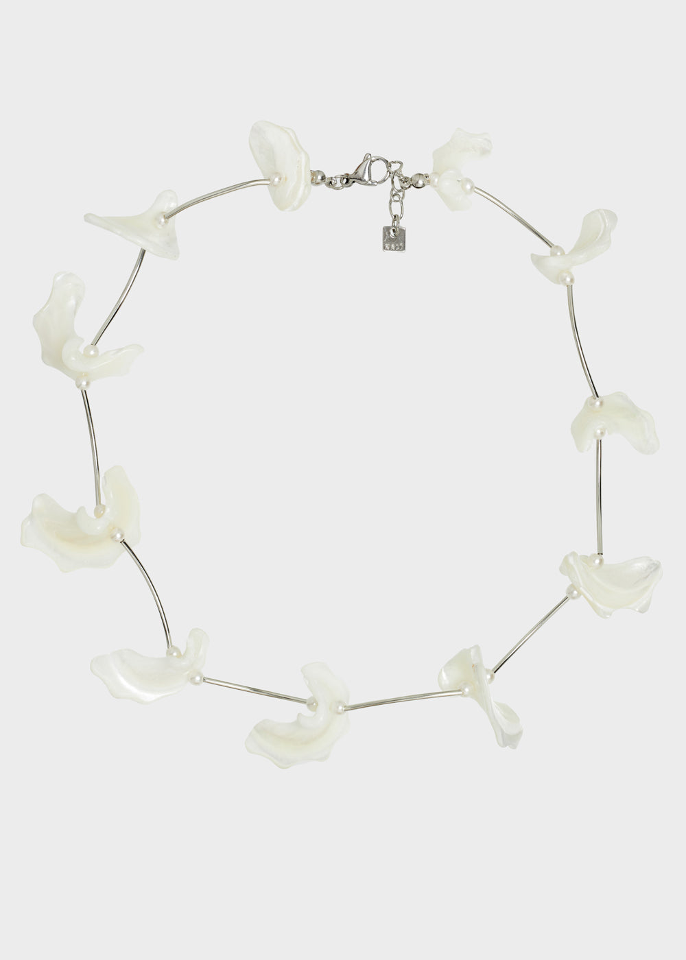 Nalí SILVER NECKLACE W/ WHITE SHELLS