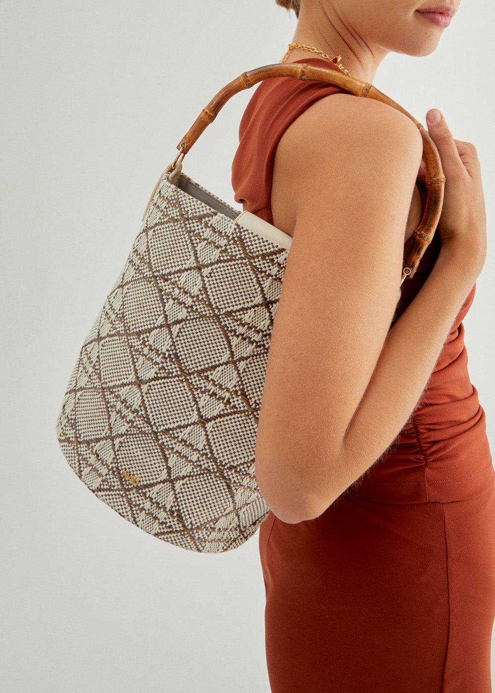 Nalí WENDY BUCKET BAG BAMBOO HANDLE + COLORS