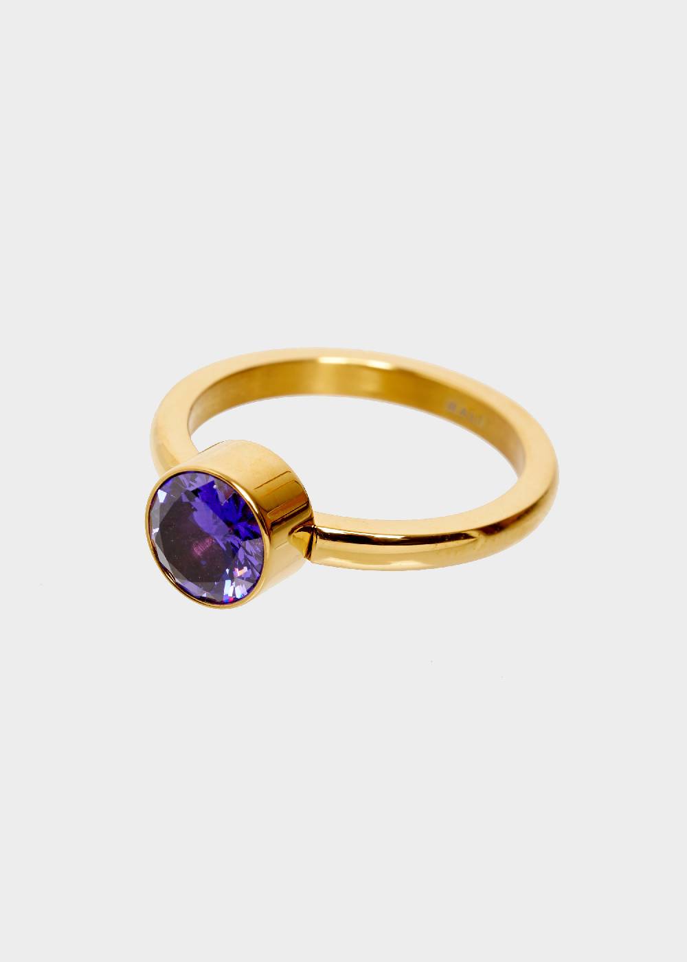 Nalí STAIN. STEEL FLORA THIN GOLD RING W/ PURPLE STONE