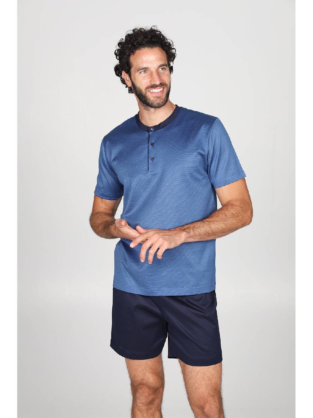 Julipet Pigiama corto collo a serafino in pregiato e lucente 100% filoscozia fil a fil bluette