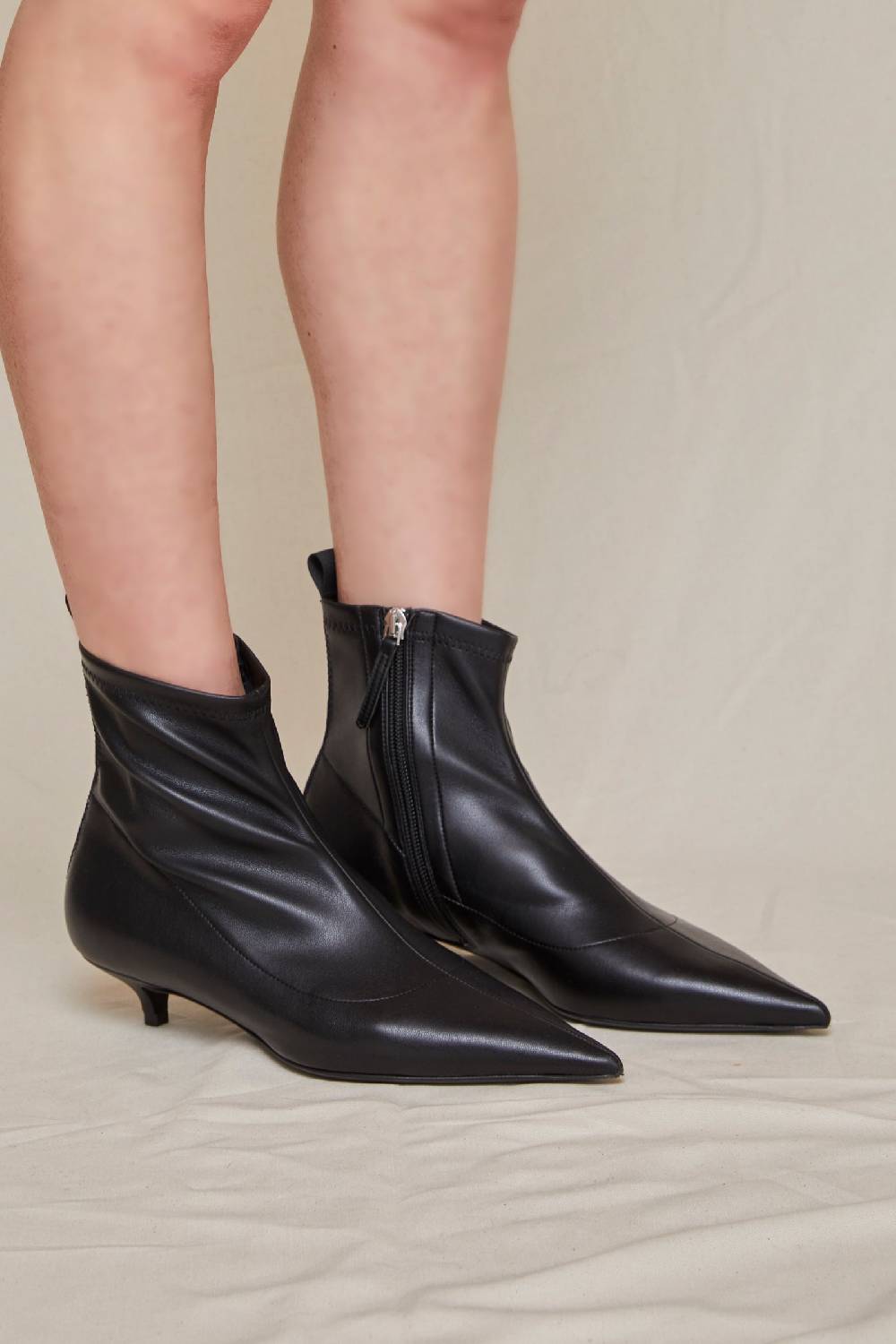 Kalliste K30 KITTEN HEEL BOOTS BLACK