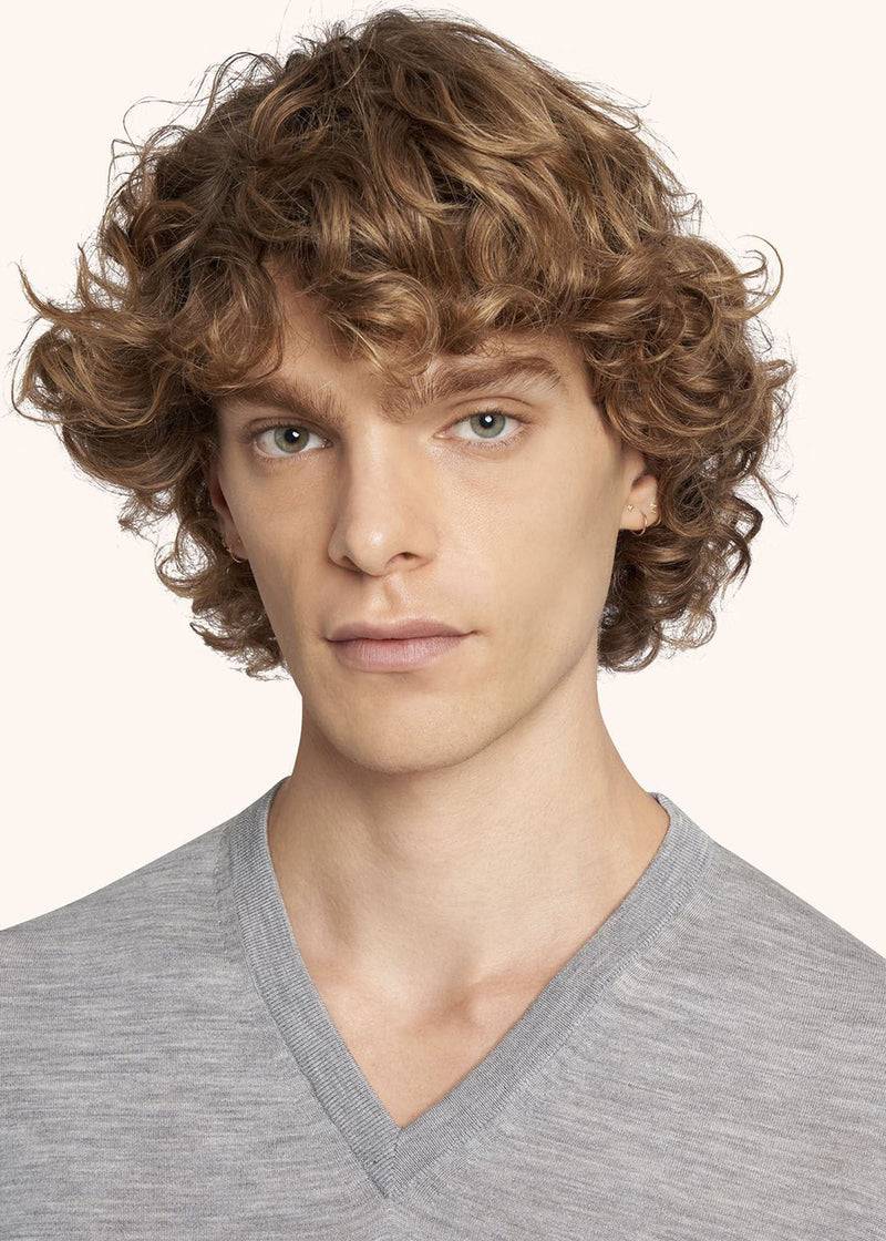 Kiton MAGLIA SCOLLO V LANA UK8651000