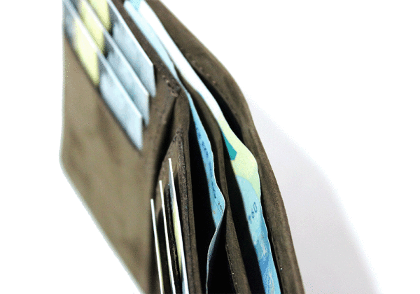 Kjøre Project Trifold Wallet