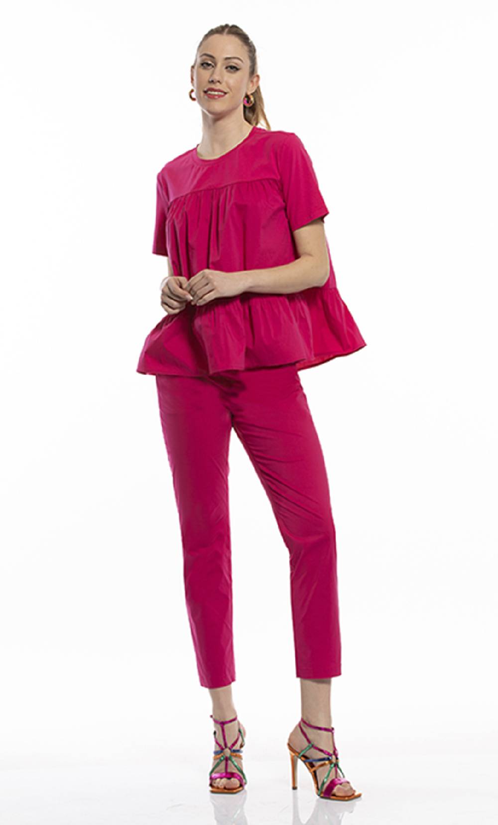 Koralline T-SHIRT CON BALZE IN POPELINE