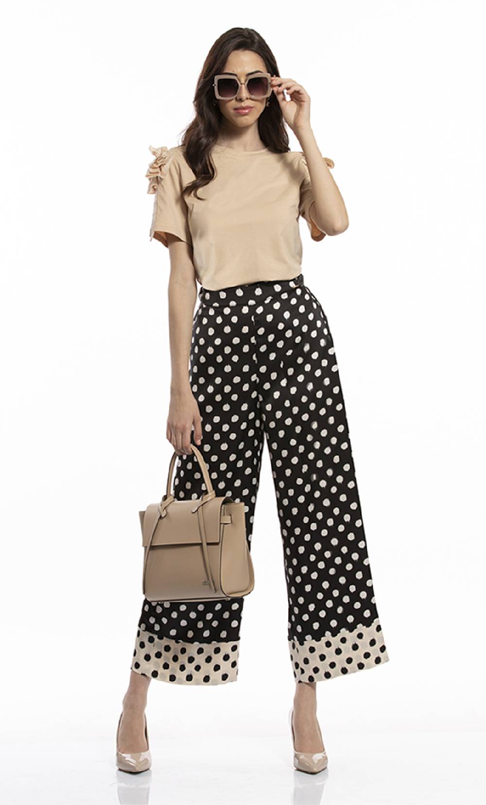 Koralline T-SHIRT CON FIOCCO SULLE MANICHE