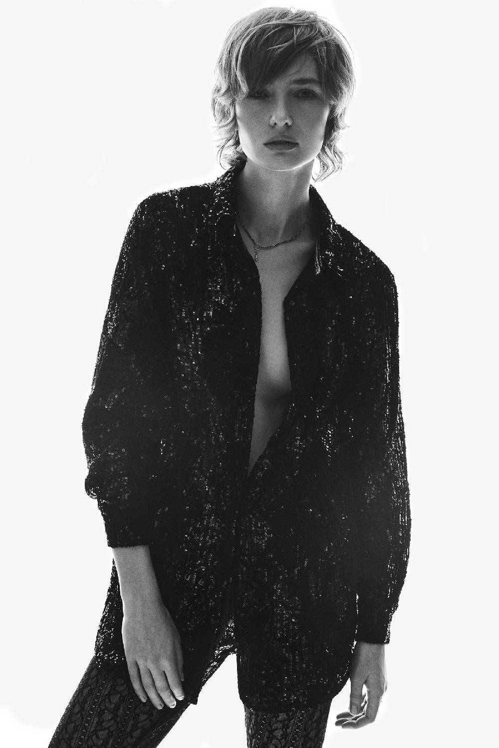 Kristina Ti LIA - Over black shirt