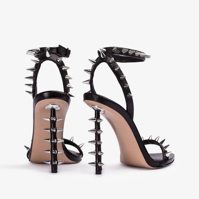 Le Silla Sandalo Pelle Nero Con Borchie Argento