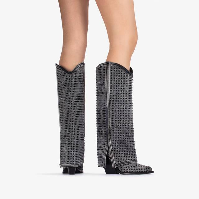 Le Silla Stivale Al Ginocchio Con Risvolto D'ispirazione Western Denim E Cristalli Nero Jet