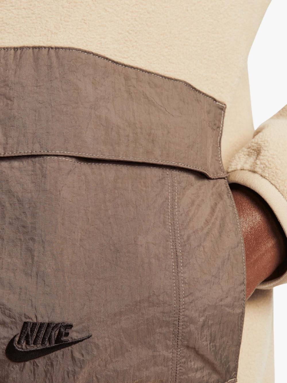 NIKE Felpa Girocollo Sports Utility Uomo Beige