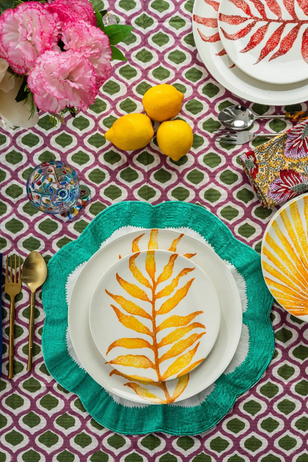 Les Ottomans Ceramic Plate Leaves LE01