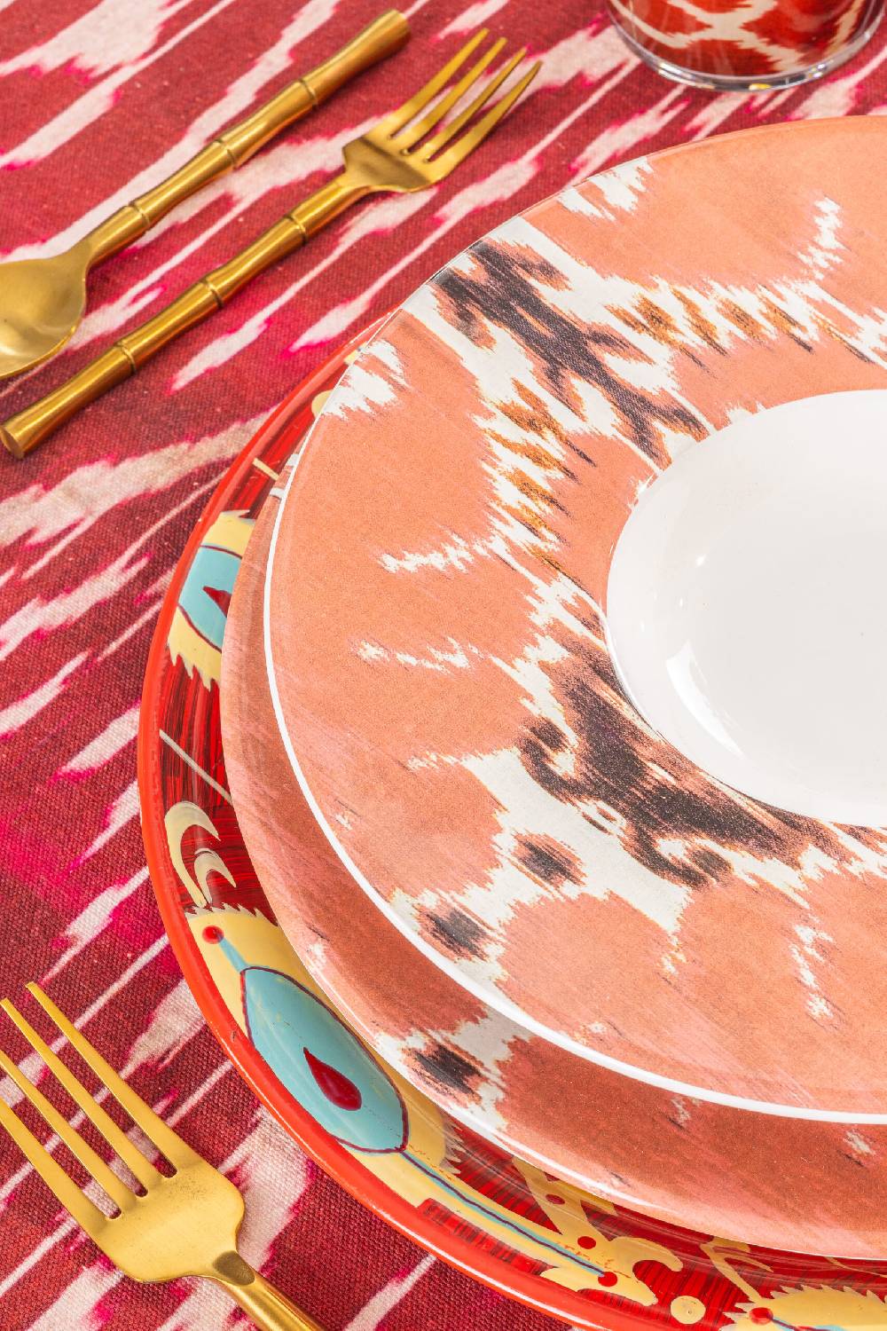 Les Ottomans Ikat Ceramic Plate