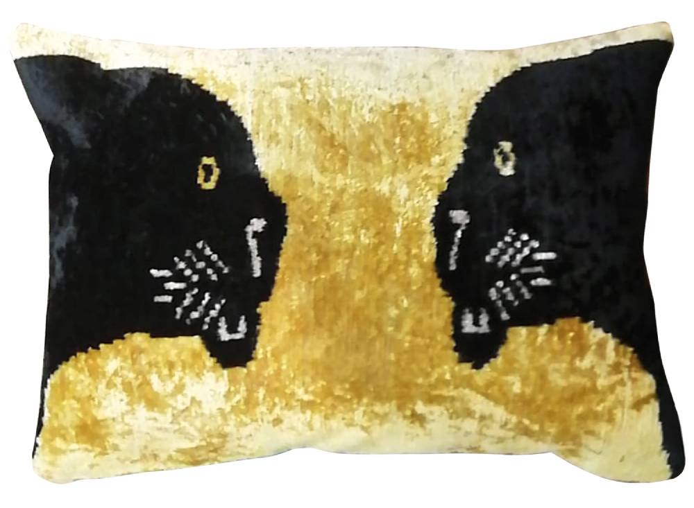 Les Ottomans Silk velvet cushion V445