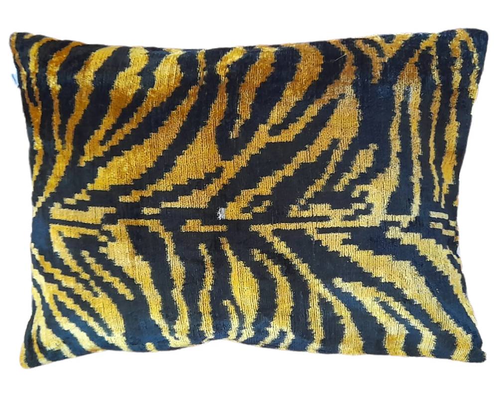 Les Ottomans Silk velvet cushion V653