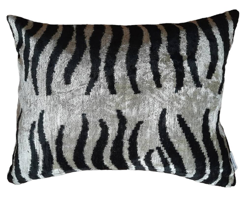 Les Ottomans Silk velvet cushion V668