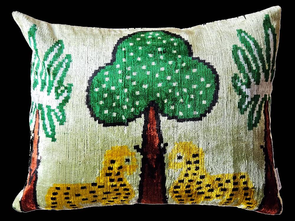 Les Ottomans Silk velvet cushion V685