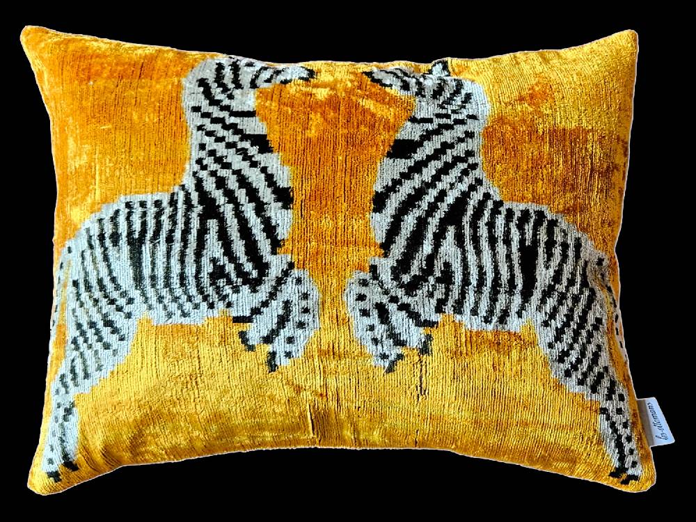 Les Ottomans Silk velvet cushion V700