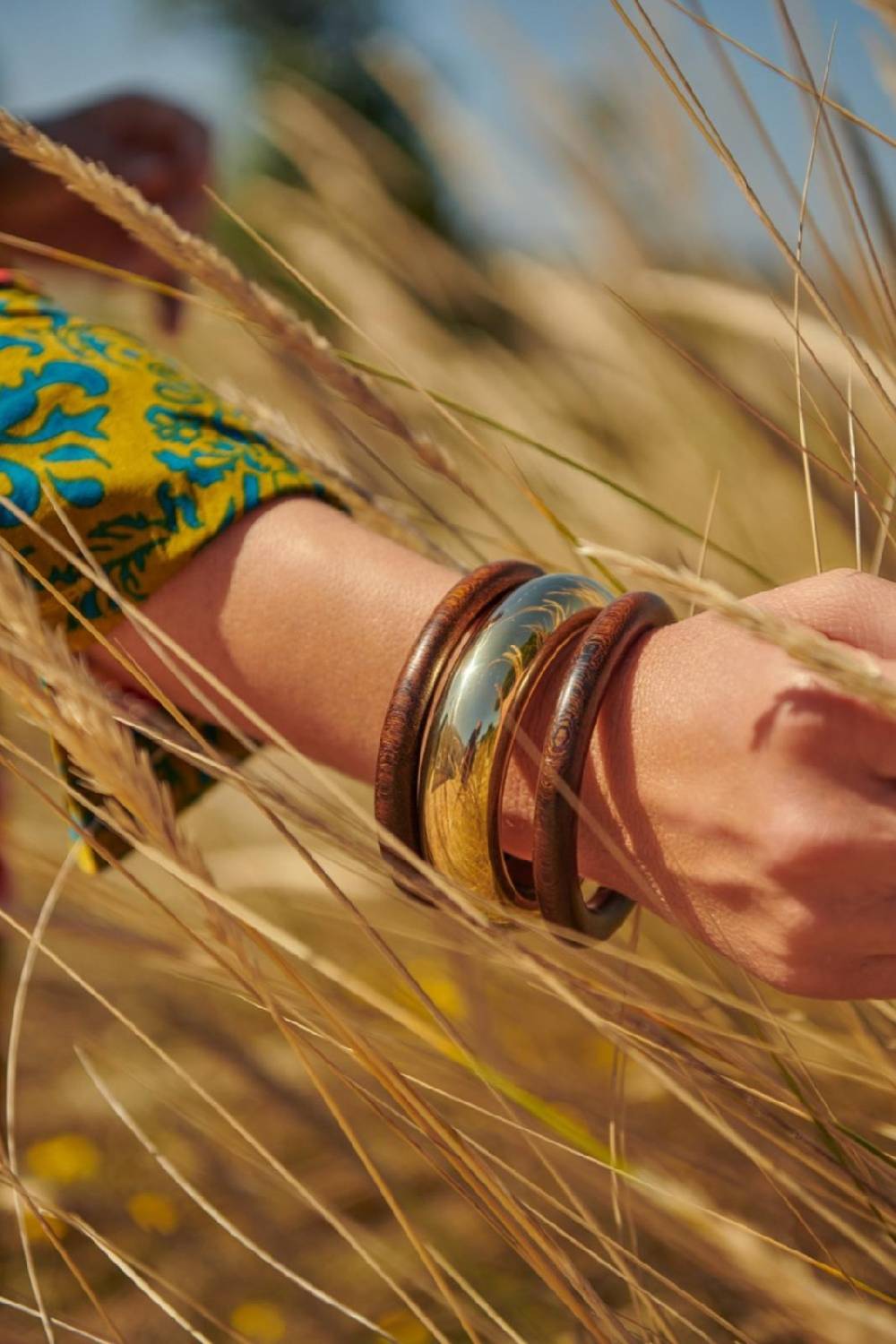 Lisa Corti Braccialetti In Legno Scuro Oro Set Di 3 Rebecca De Ravenel X Lisa Corti