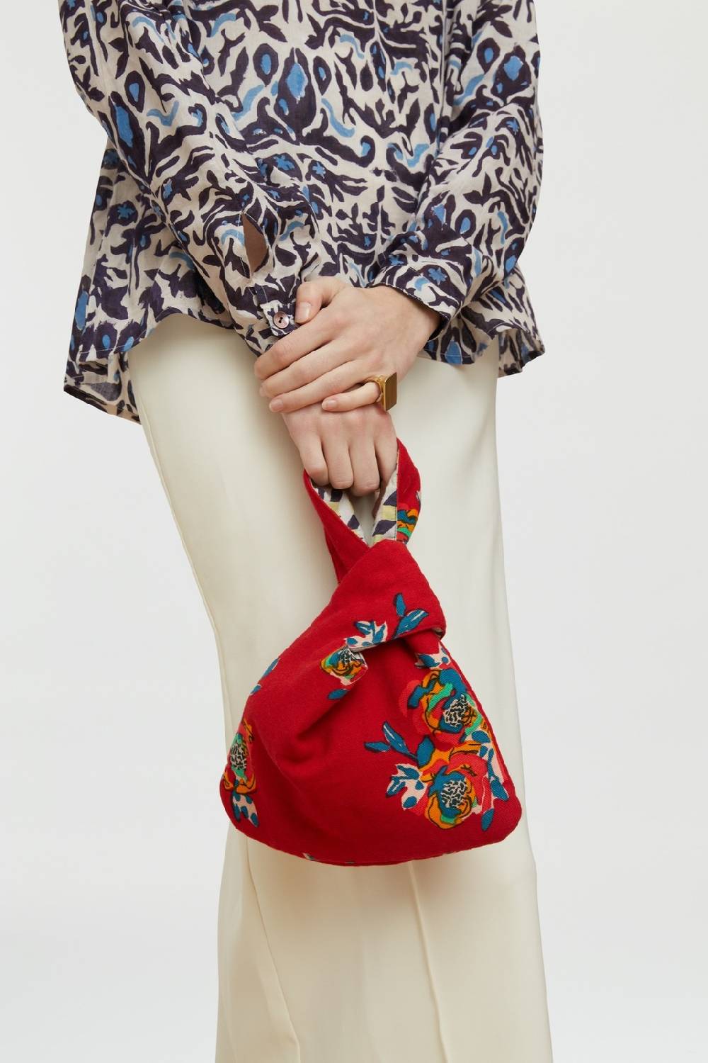 Lisa Corti Borsa Knot Cubist Rose Red